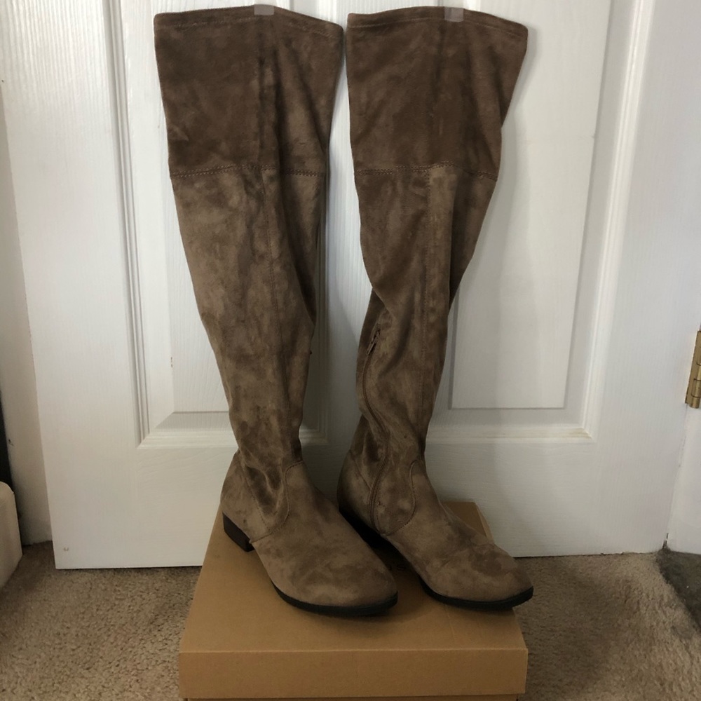 Francesca’s Odina-001 Suede Over the Knee Boot